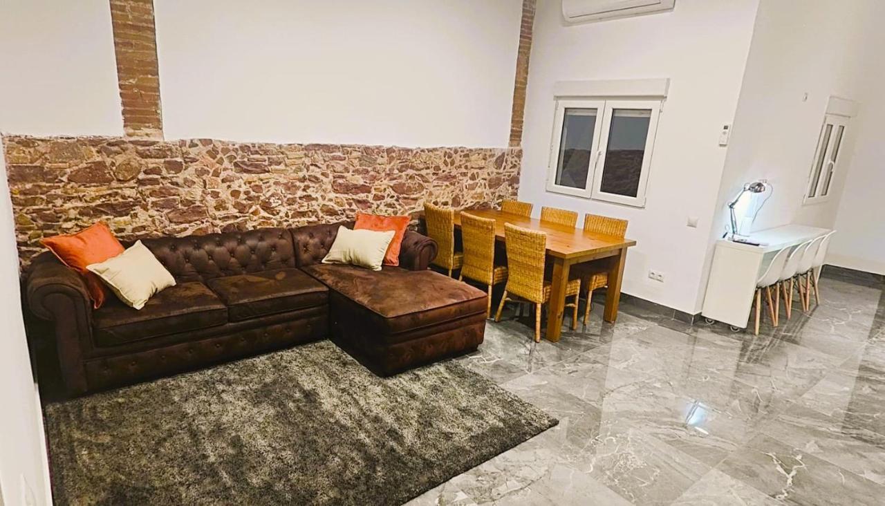 Beautiful Appartment In Martorell Esterno foto