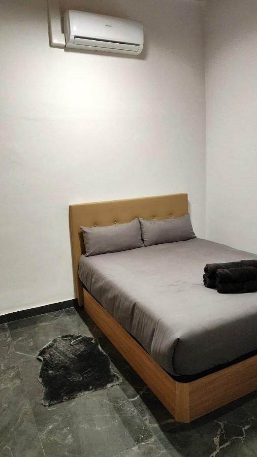 Beautiful Appartment In Martorell Esterno foto